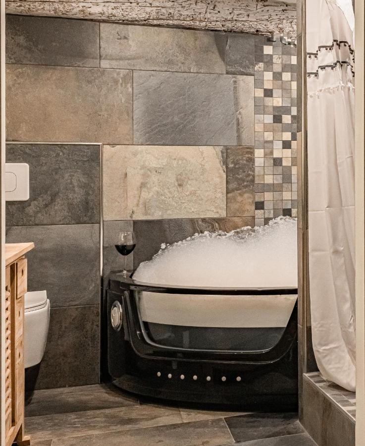 Duplex, Jacuzzi, Terrasse Sur Les Toits Apartment Nisa Exterior foto